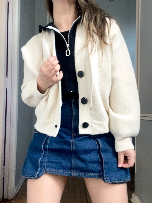 Chaqueta Corta Blanca Con Capucha Santina