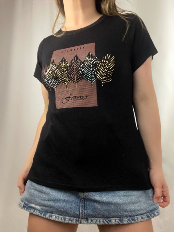 Polera Negra Hojas