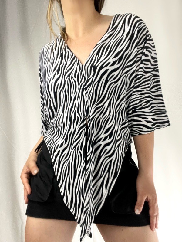 Blusa Amélie Zèbre Print Animal Anudada - Imagen 2