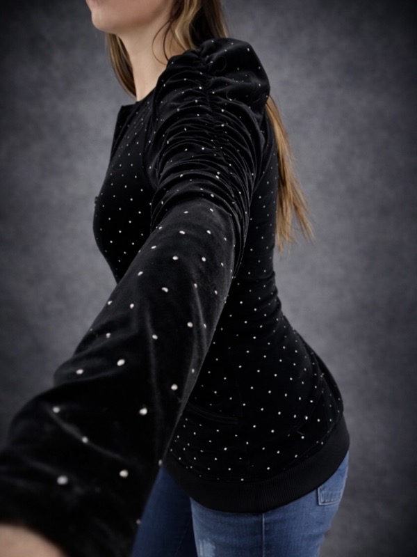 Polerón Negro Velvet Tachas - Imagen 4