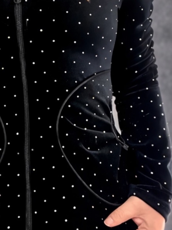 Polerón Negro Velvet Tachas - Imagen 2