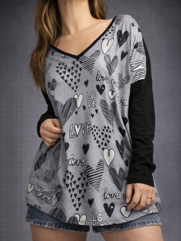 Polera Algodon Manga Larga Love Me Corazones Grises